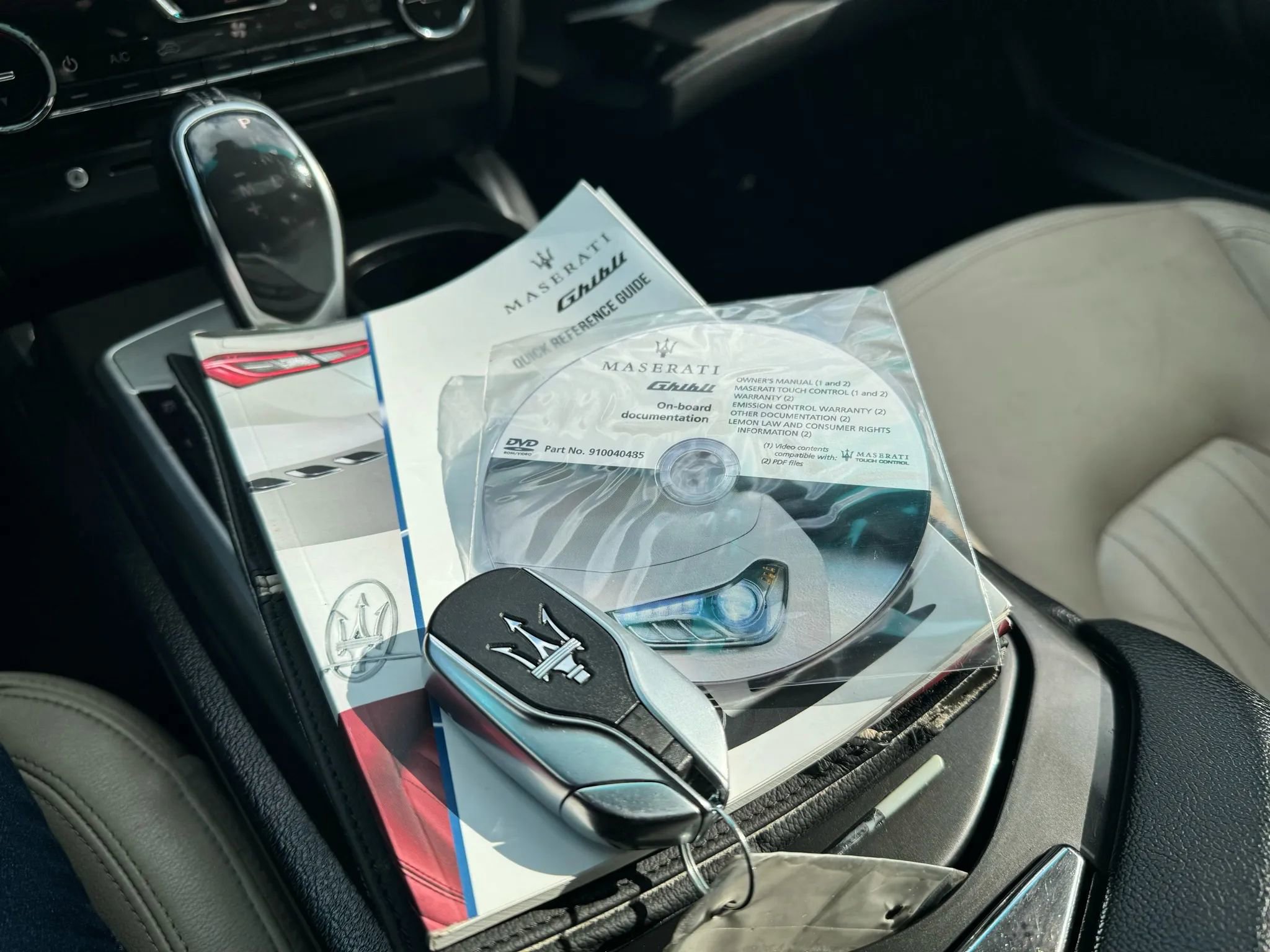 Used 2015 Maserati Ghibli image 32