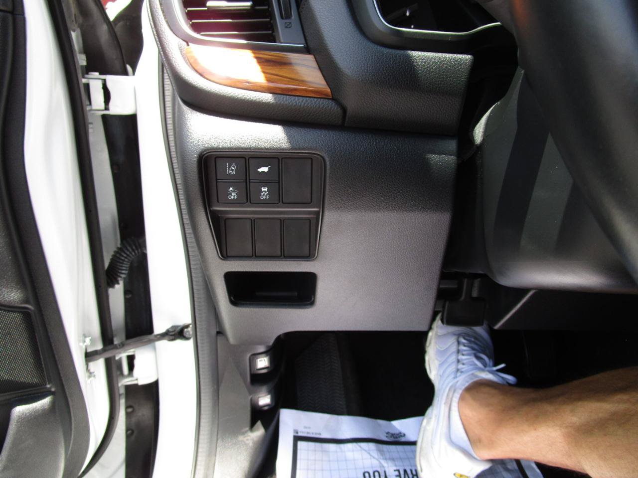 Used 2022 Honda CR-V Touring image 16
