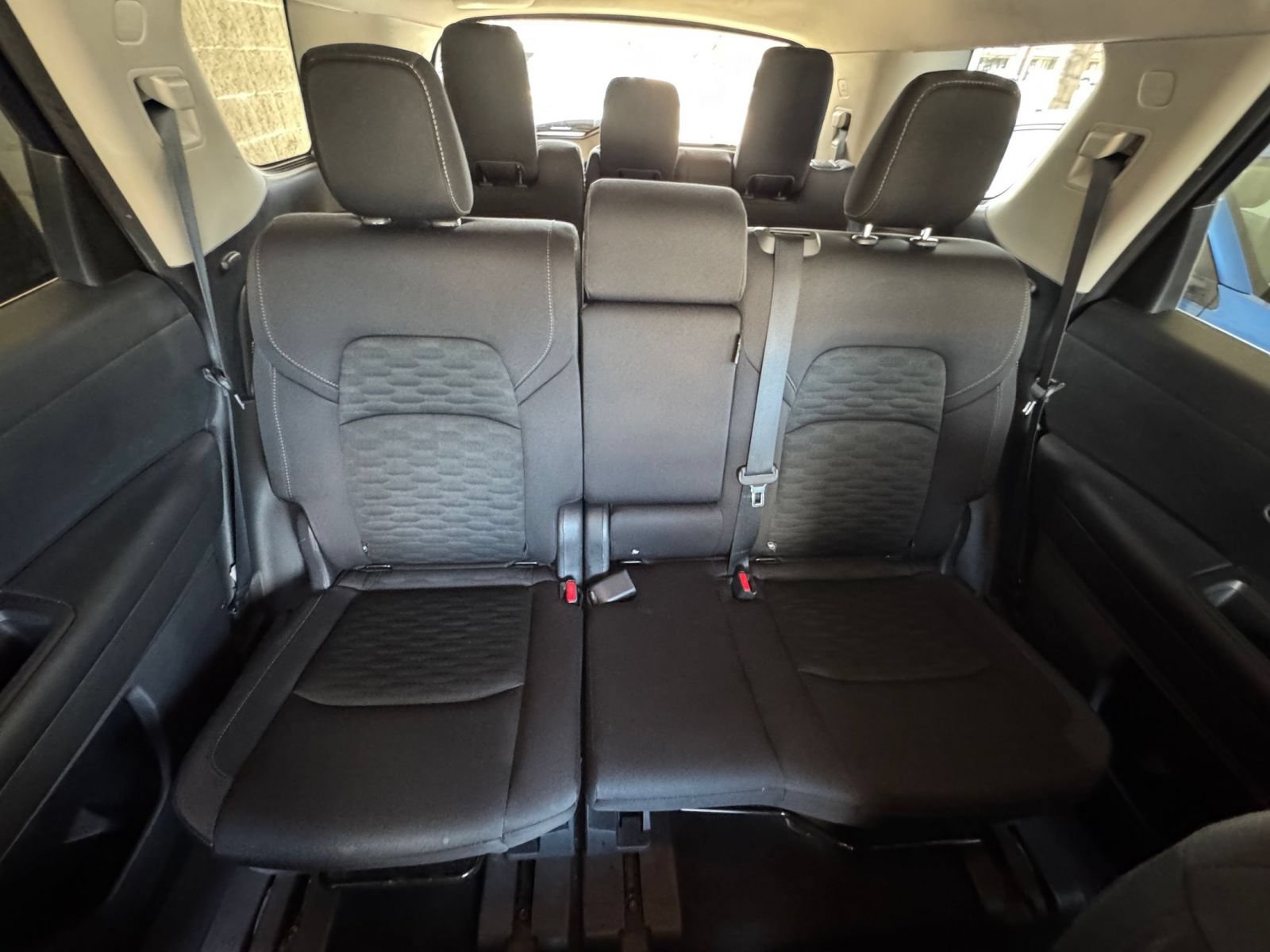Used 2025 Nissan Pathfinder SV AWD/4WD image 40