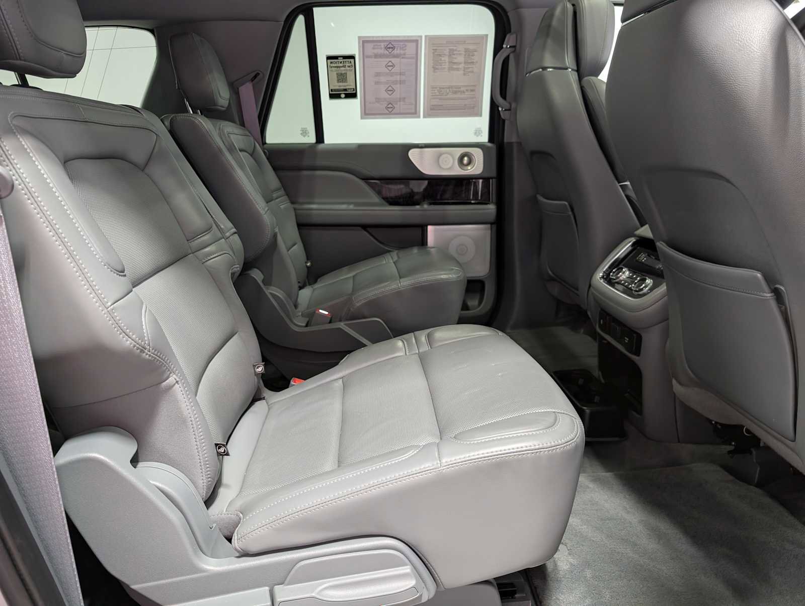 Used 2020 Lincoln Navigator L Reserve w/ Luxury Package AWD/4WD image 40