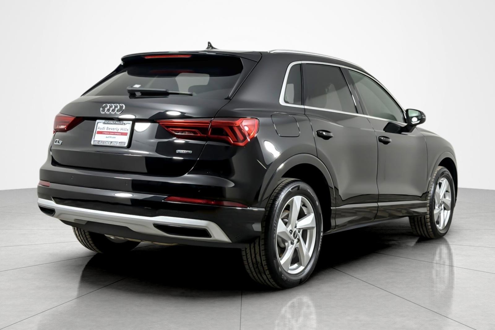 Used 2021 Audi Q3 2.0T Premium w/ Convenience Package image 5