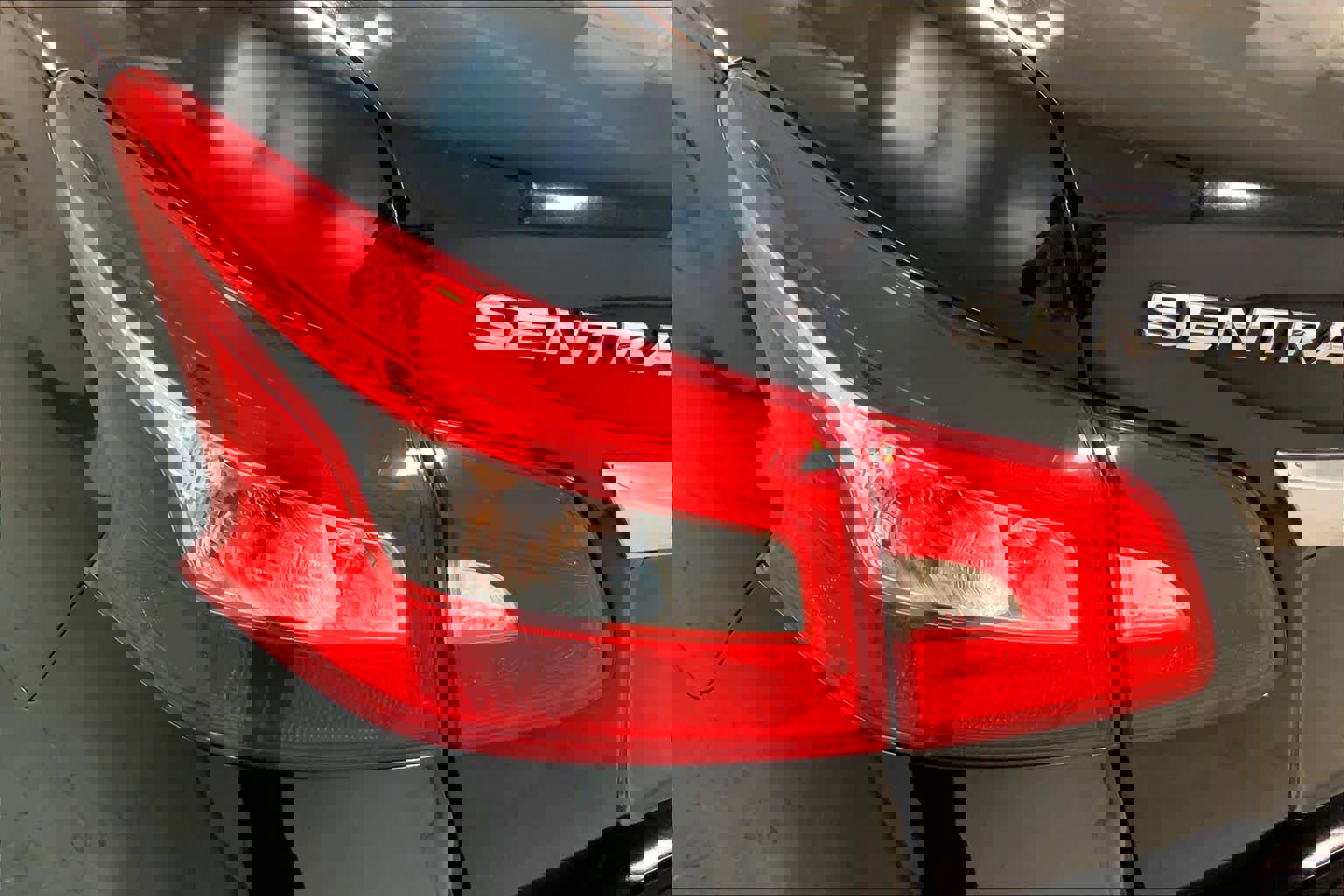 Used 2017 Nissan Sentra S image 29