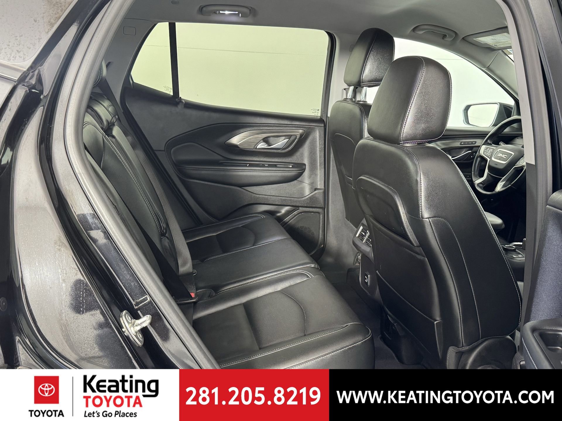 Used 2024 GMC Terrain SLT image 17