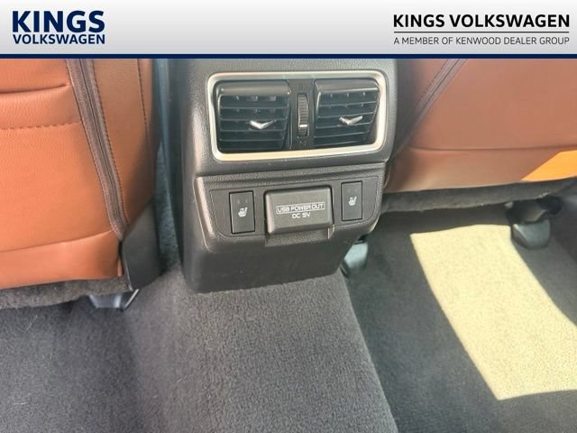 Used 2018 Subaru Outback 3.6R Touring w/ Popular Package #3 AWD/4WD image 12