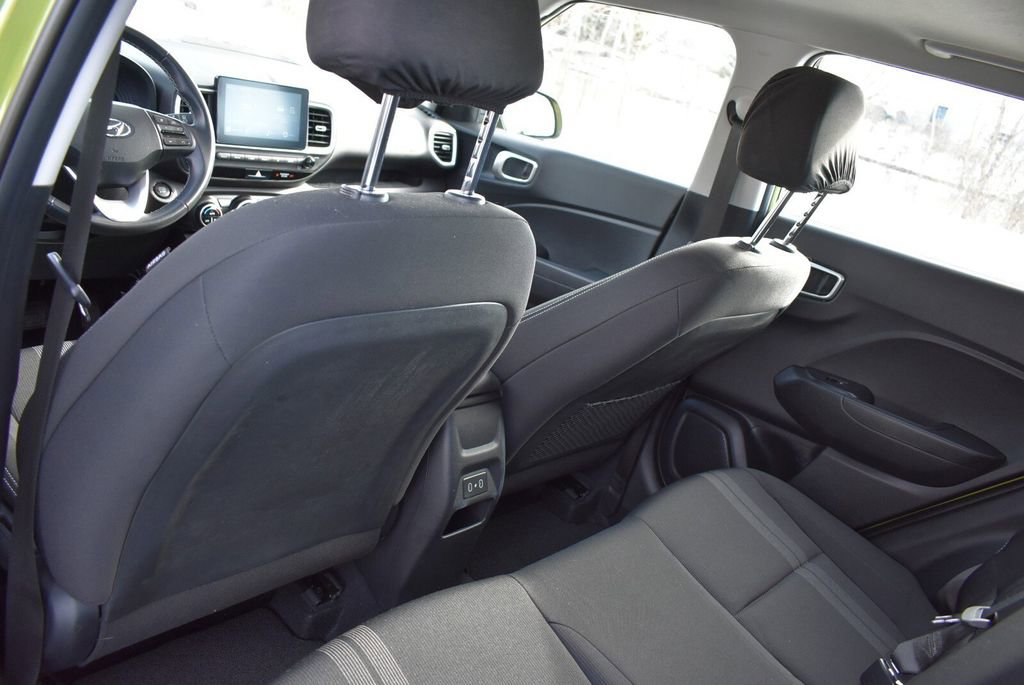 Used 2024 Hyundai Venue SEL image 30