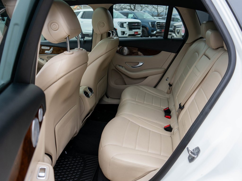 Used 2017 Mercedes-Benz GLC 300 4MATIC image 13
