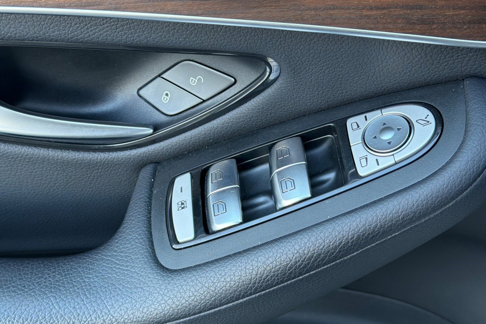 Used 2021 Mercedes-Benz GLC 300 300 image 13