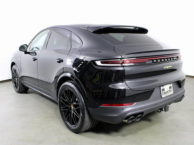 New 2026 Porsche Cayenne E-Hybrid Coupe AWD/4WD image 3