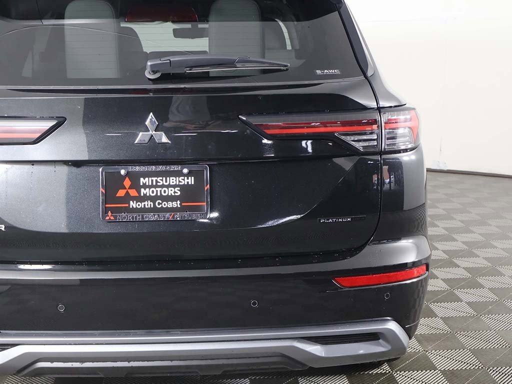 New 2025 Mitsubishi Outlander AWD image 21