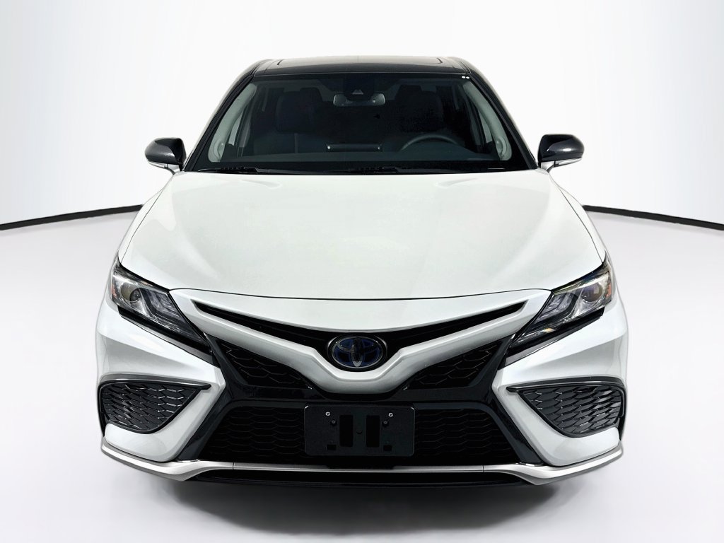 Used 2022 Toyota Camry XSE w/ Navigation Upgrade Package FWD image 2