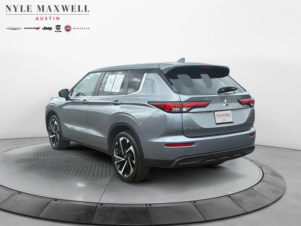 Used 2024 Mitsubishi Outlander SE image 14
