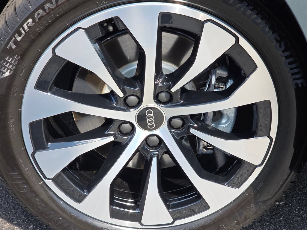 New 2026 Audi Q3 quattro 2.0T AWD/4WD image 10