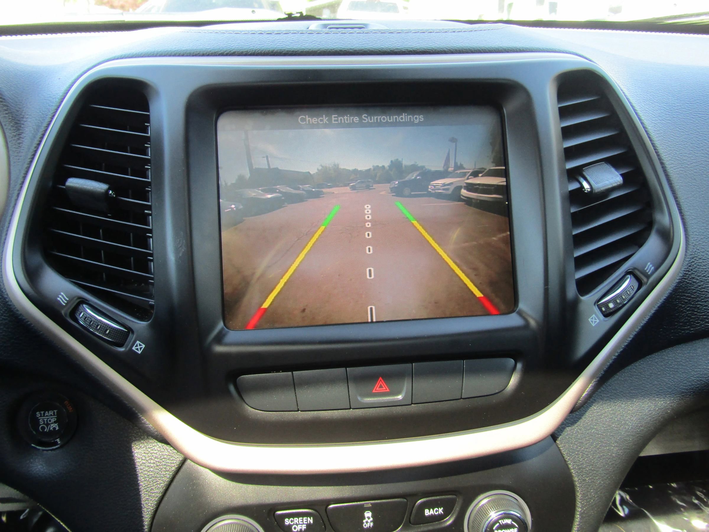 Used 2015 Jeep Cherokee Limited image 30