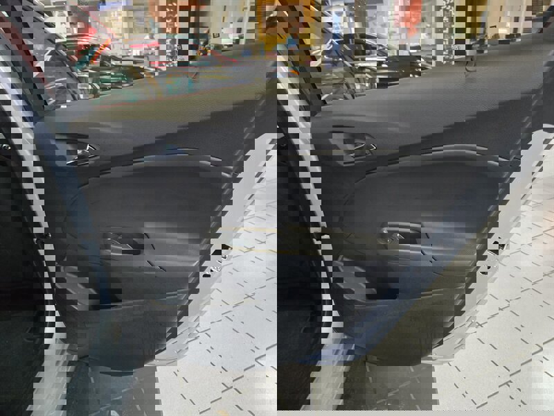 Used 2018 Chevrolet Cruze LS image 14