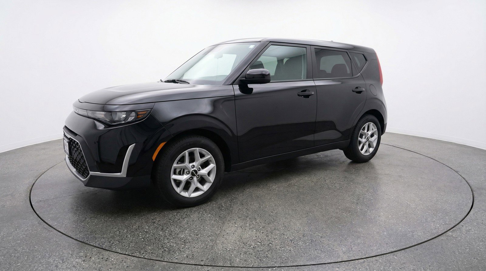 Used 2025 Kia Soul LX w/ LX Technology Package image 3