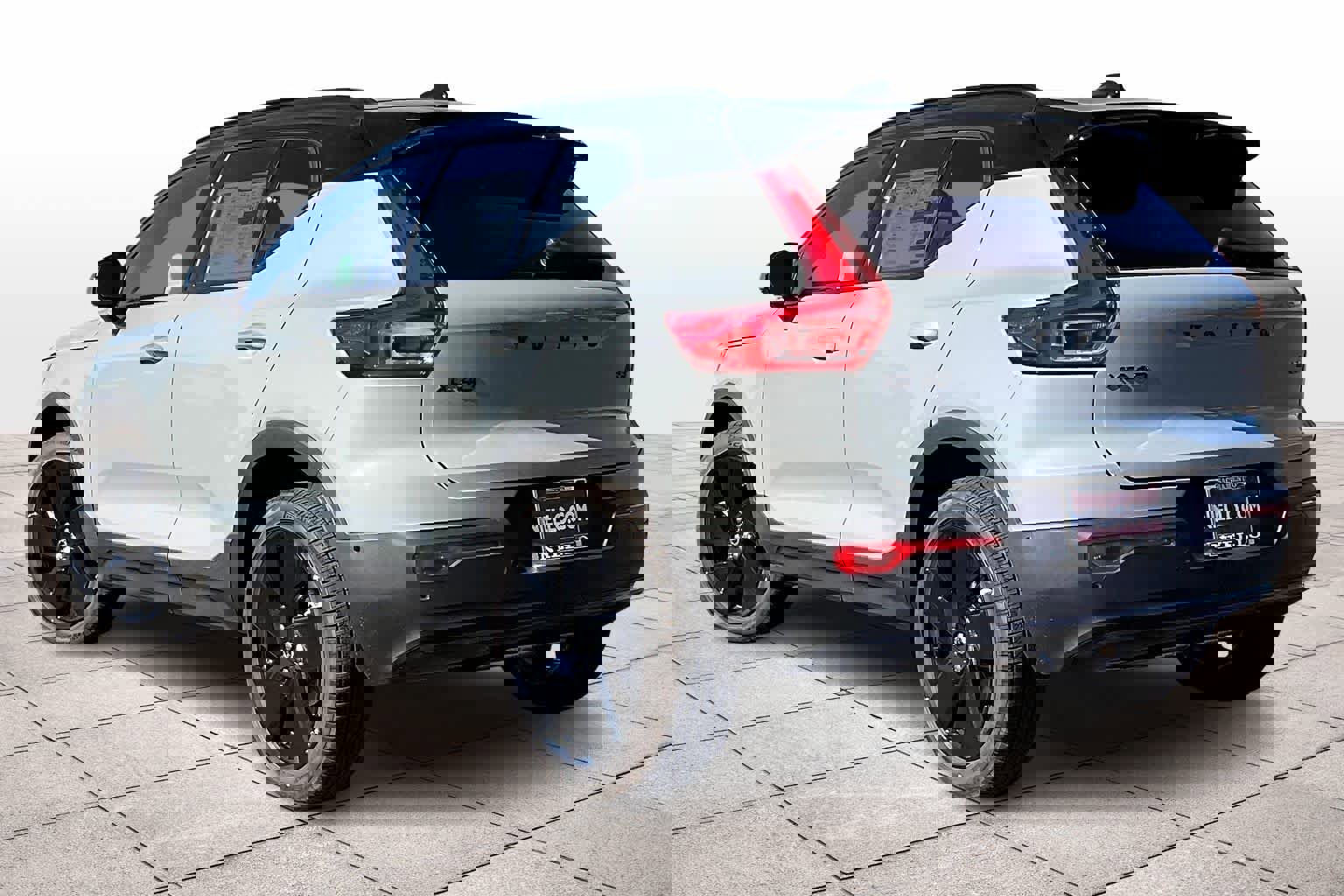 New 2026 Volvo XC40 B5 Ultra w/ Climate Package image 3