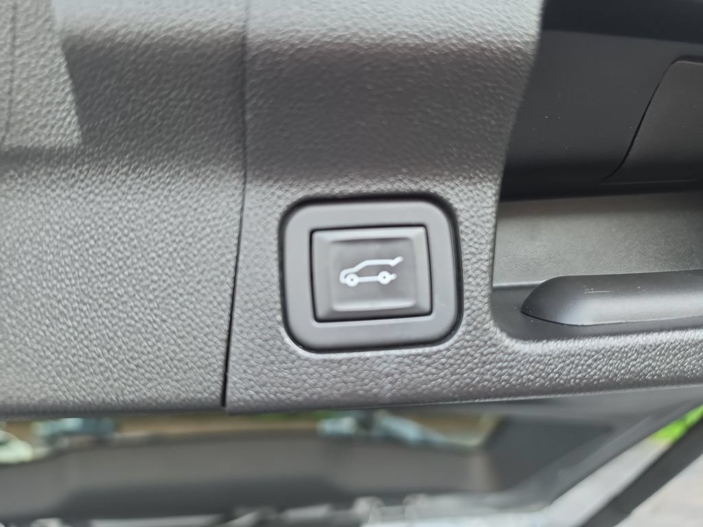 Certified 2023 GMC Acadia SLE w/ Driver Convenience Package AWD/4WD image 20