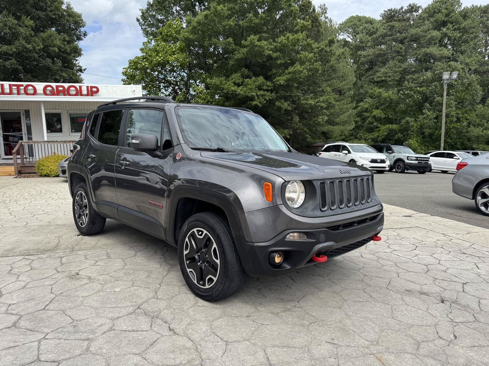 Used 2016 Jeep Renegade Trailhawk AWD/4WD image 1