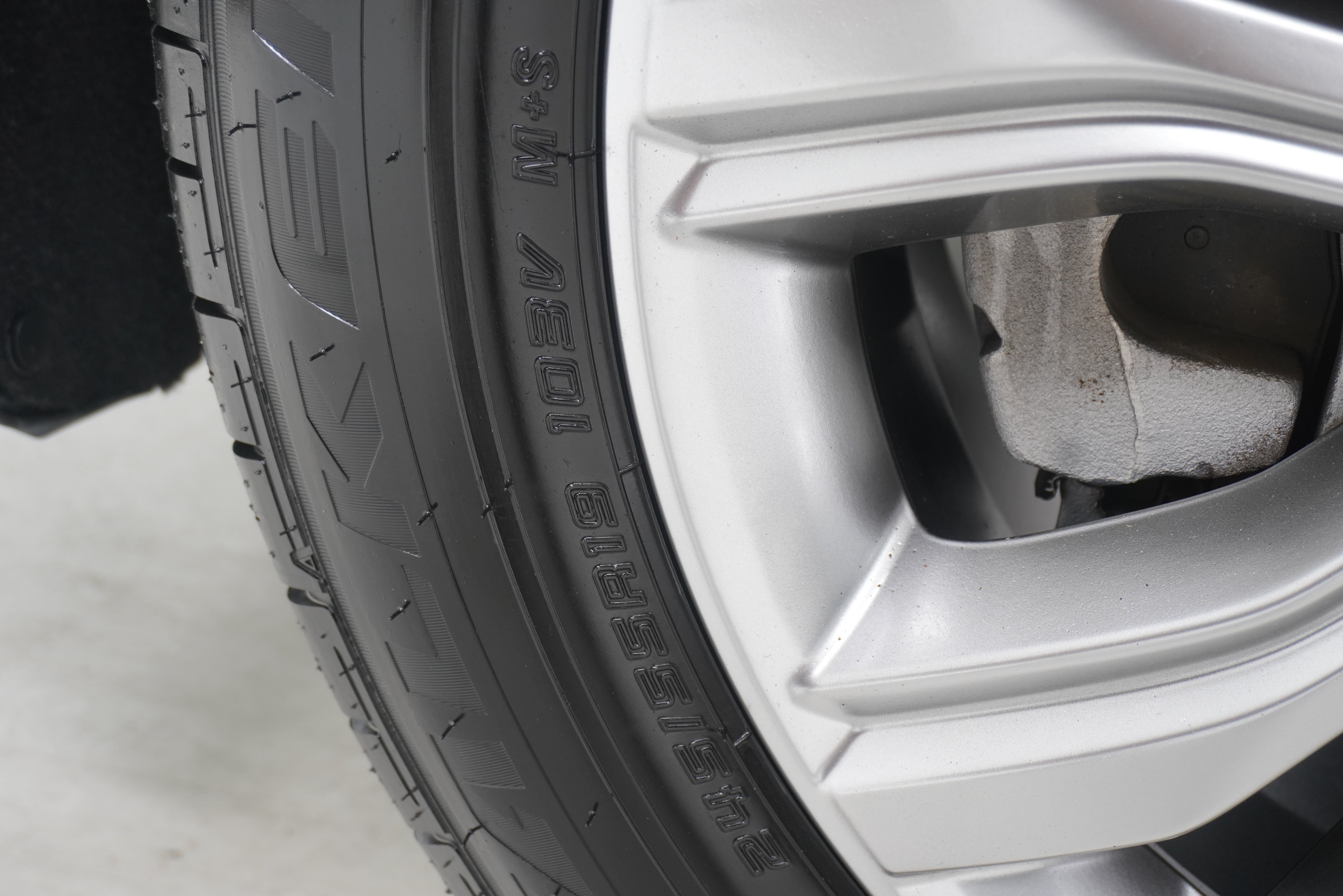 Used 2024 Ford Edge Titanium AWD/4WD image 31