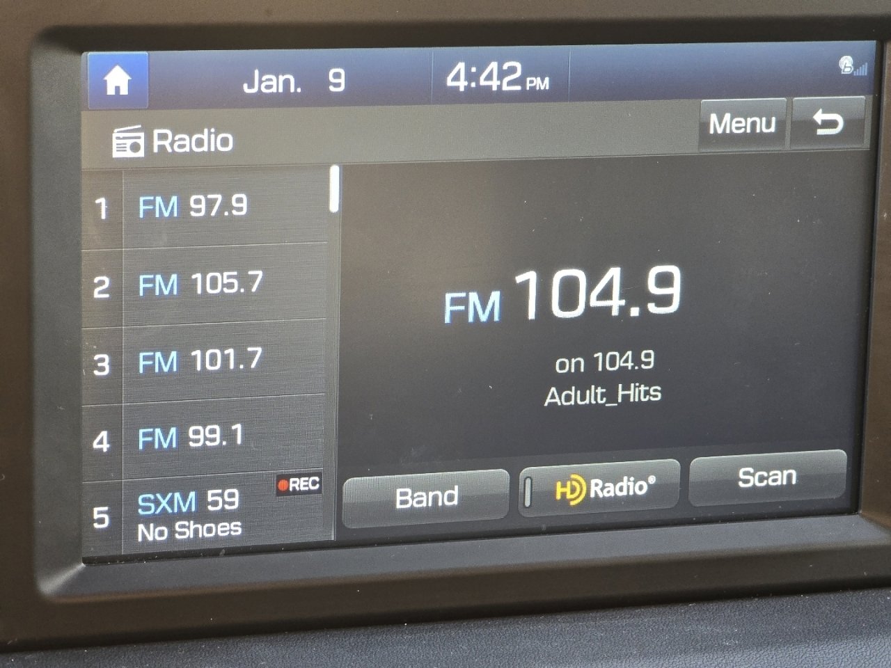 Used 2020 Hyundai Santa Fe SEL w/ Convenience Package image 5