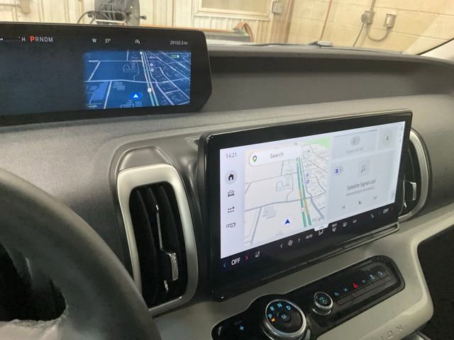 Used 2025 Ford Expedition Active AWD/4WD image 12