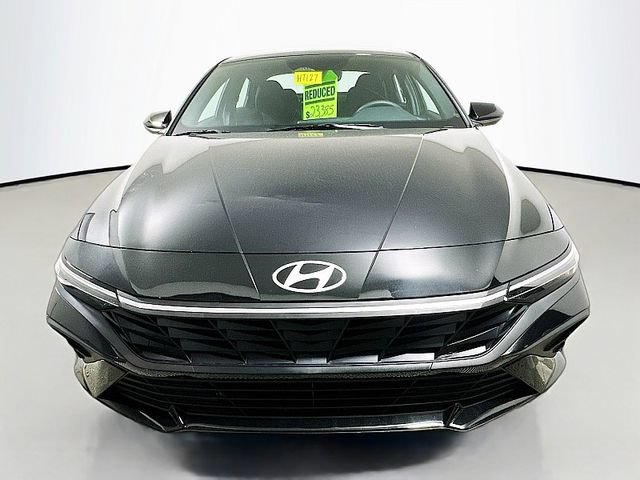 Used 2026 Hyundai Elantra Sport FWD image 2