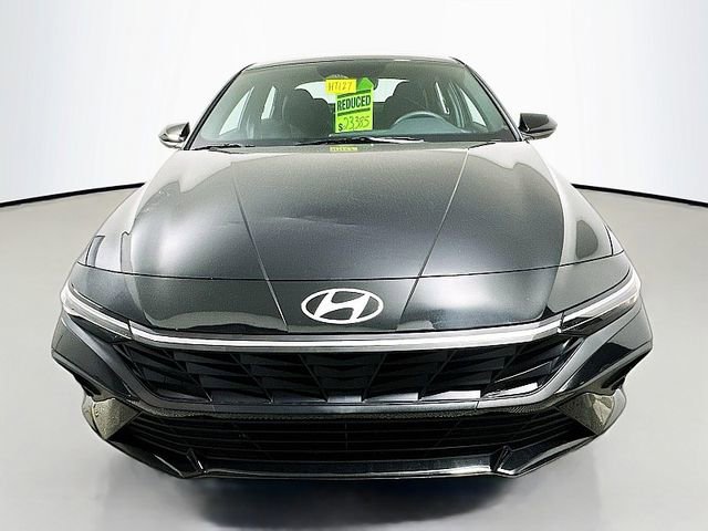 Used 2026 Hyundai Elantra Sport FWD image 2