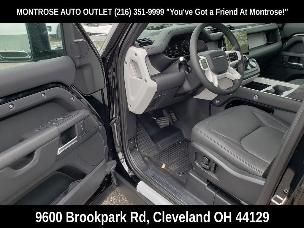 New 2025 Land Rover Defender 110 S image 4