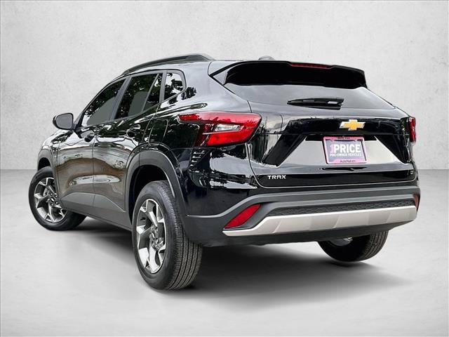 Used 2025 Chevrolet Trax LT FWD image 13