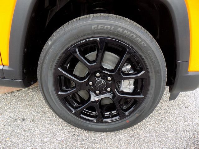 New 2026 Jeep Compass Latitude w/ Sun and Sound Group image 11