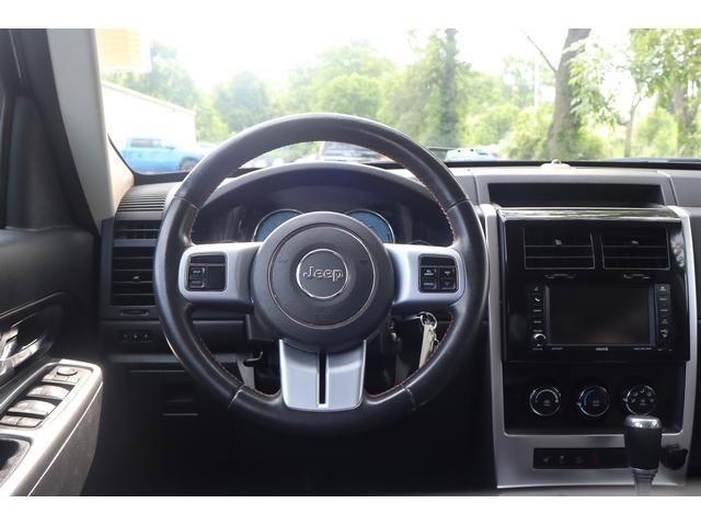 Used 2012 Jeep Liberty Arctic AWD/4WD image 10
