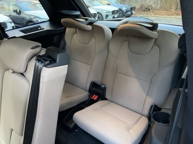 New 2026 Volvo XC90 B6 Plus w/ Protection Package Premier AWD/4WD image 16