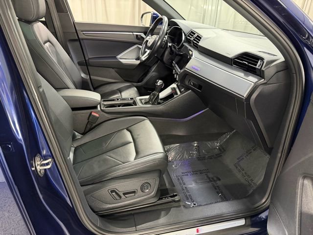 Used 2022 Audi Q3 2.0T Premium Plus w/ Premium Plus Package image 7