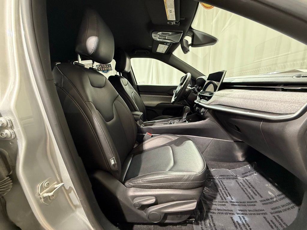 Used 2024 Jeep Compass Latitude image 21