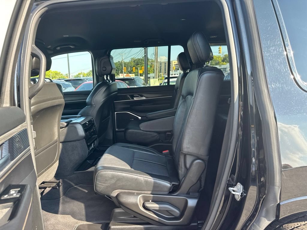 Used 2024 Jeep Wagoneer Series II AWD/4WD image 21