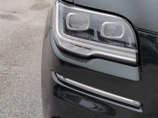 Used 2022 Lincoln Navigator Black Label AWD/4WD image 10