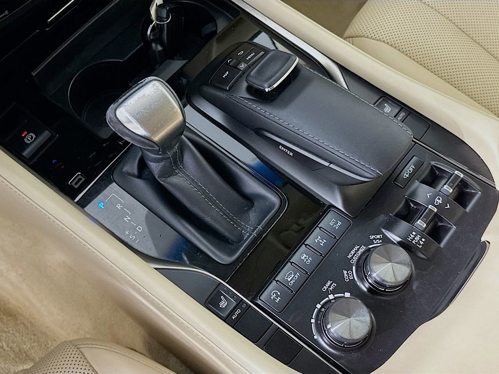 Used 2018 Lexus LX 570 4WD image 17