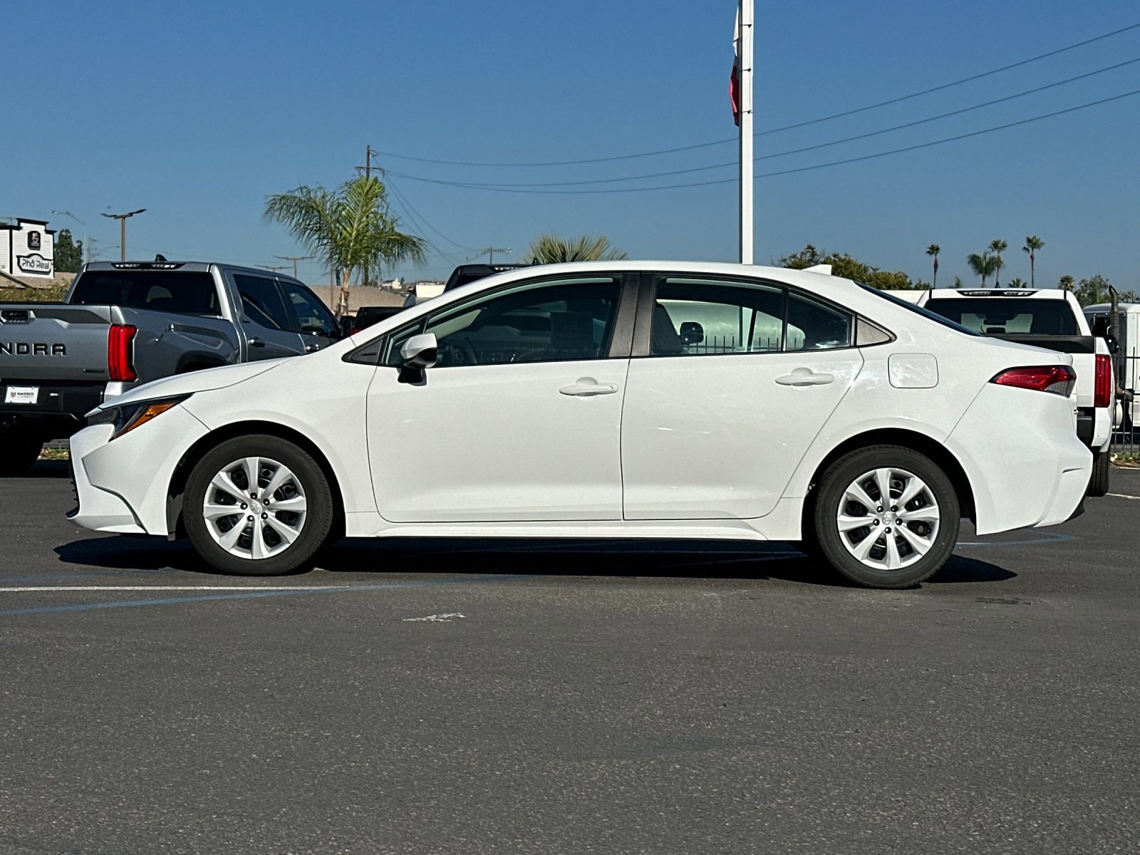 Used 2024 Toyota Corolla LE image 2
