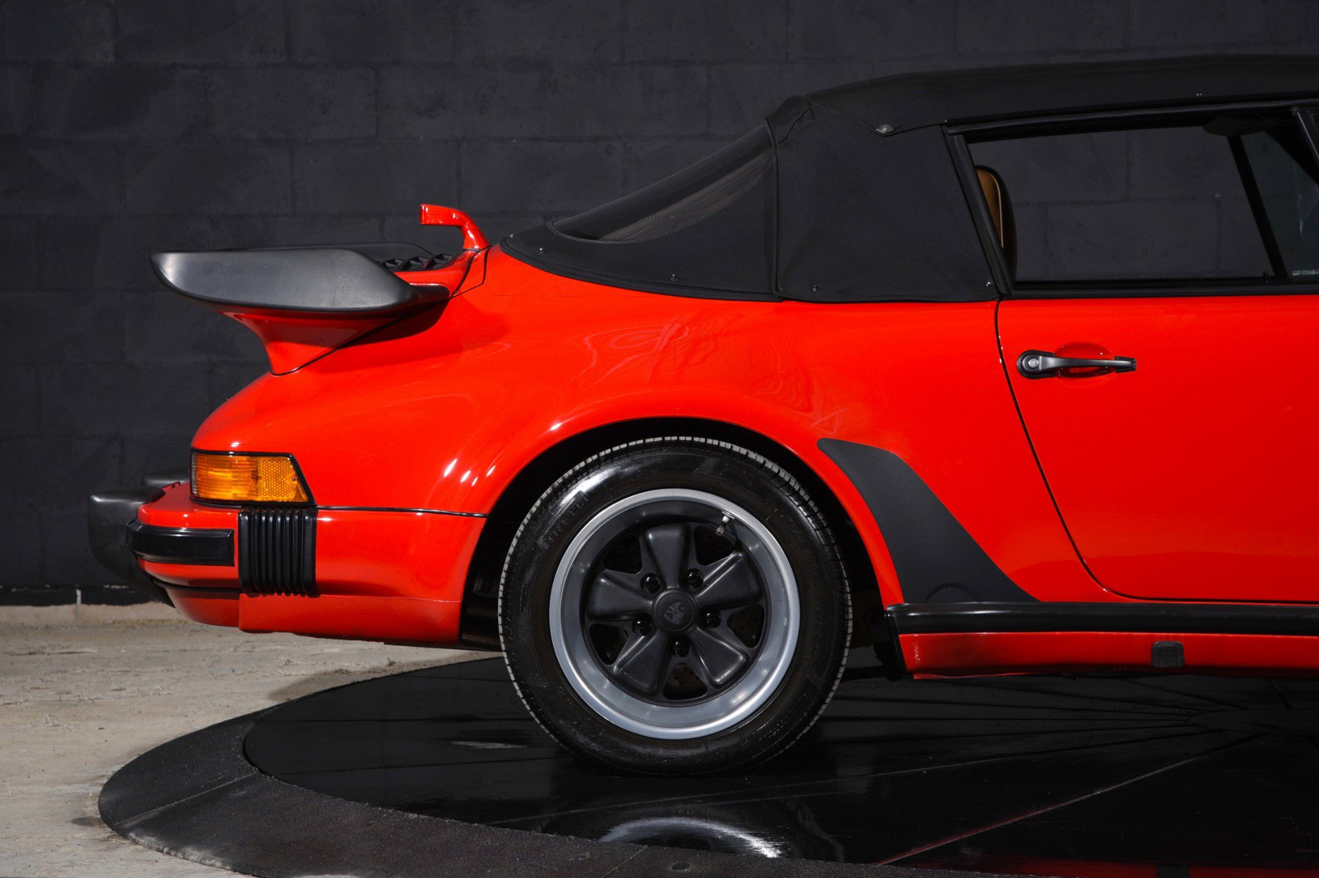 Used 1989 Porsche 911 Carrera RWD image 31