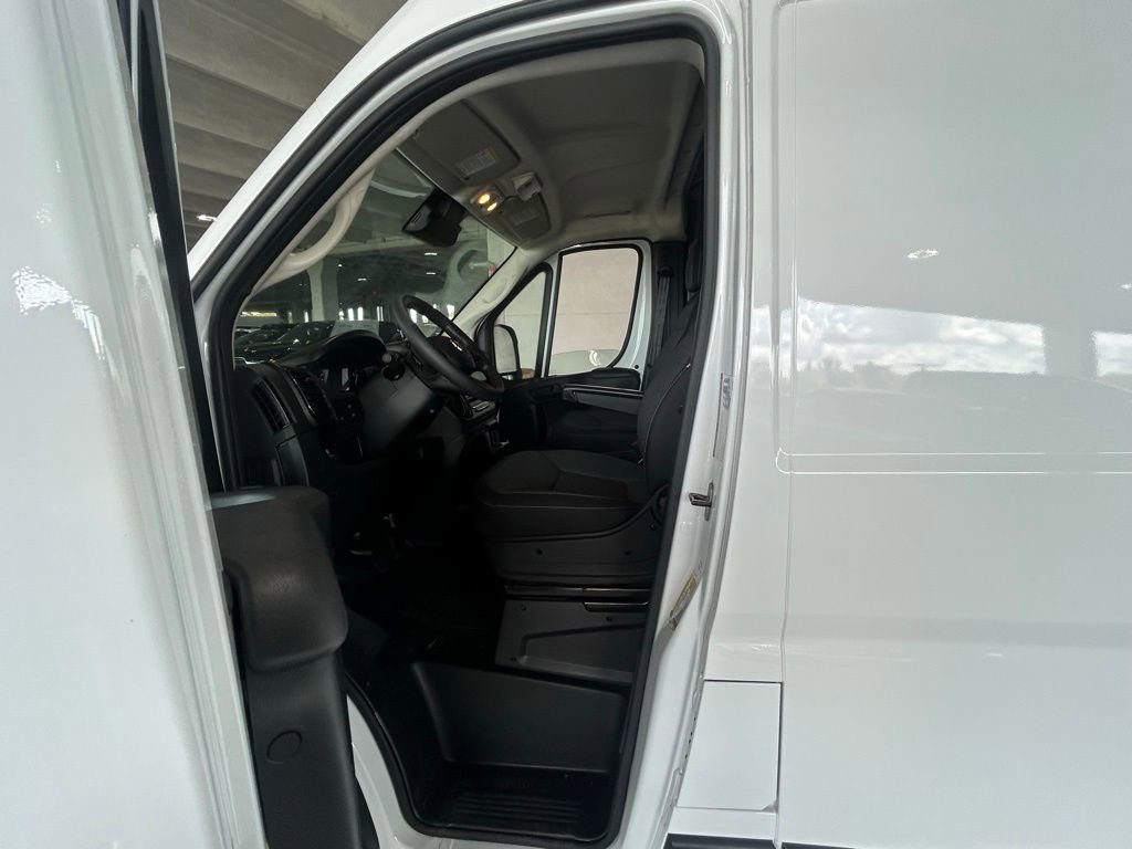 Used 2025 RAM ProMaster 2500 w/ Convenience Group image 16