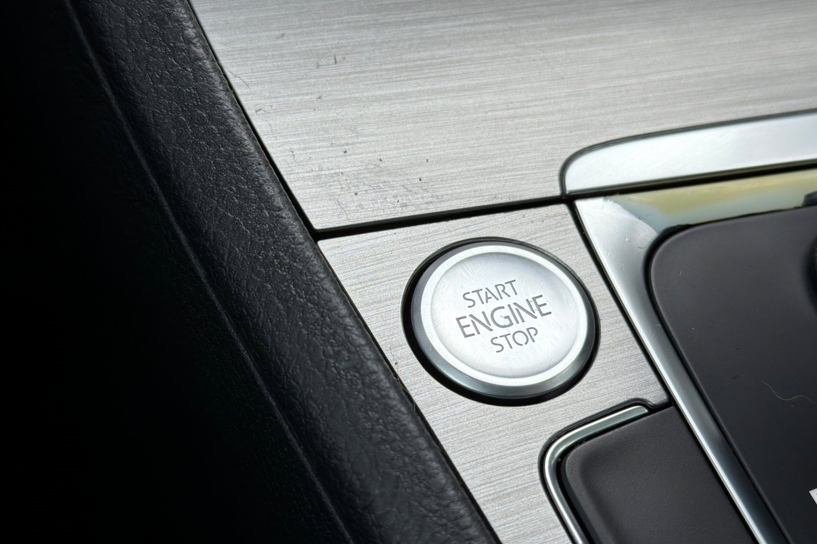 Used 2016 Volkswagen Golf Limited Edition image 22