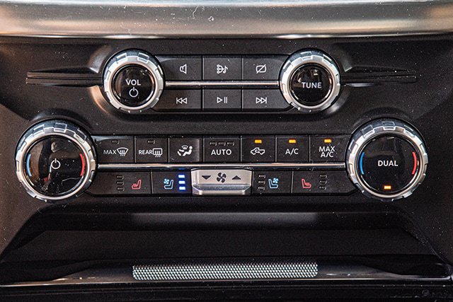 Used 2023 Ford F150 Lariat w/ FX4 Off-Road Package AWD/4WD image 23