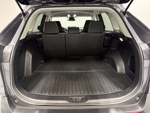 Used 2022 Toyota RAV4 LE FWD image 31