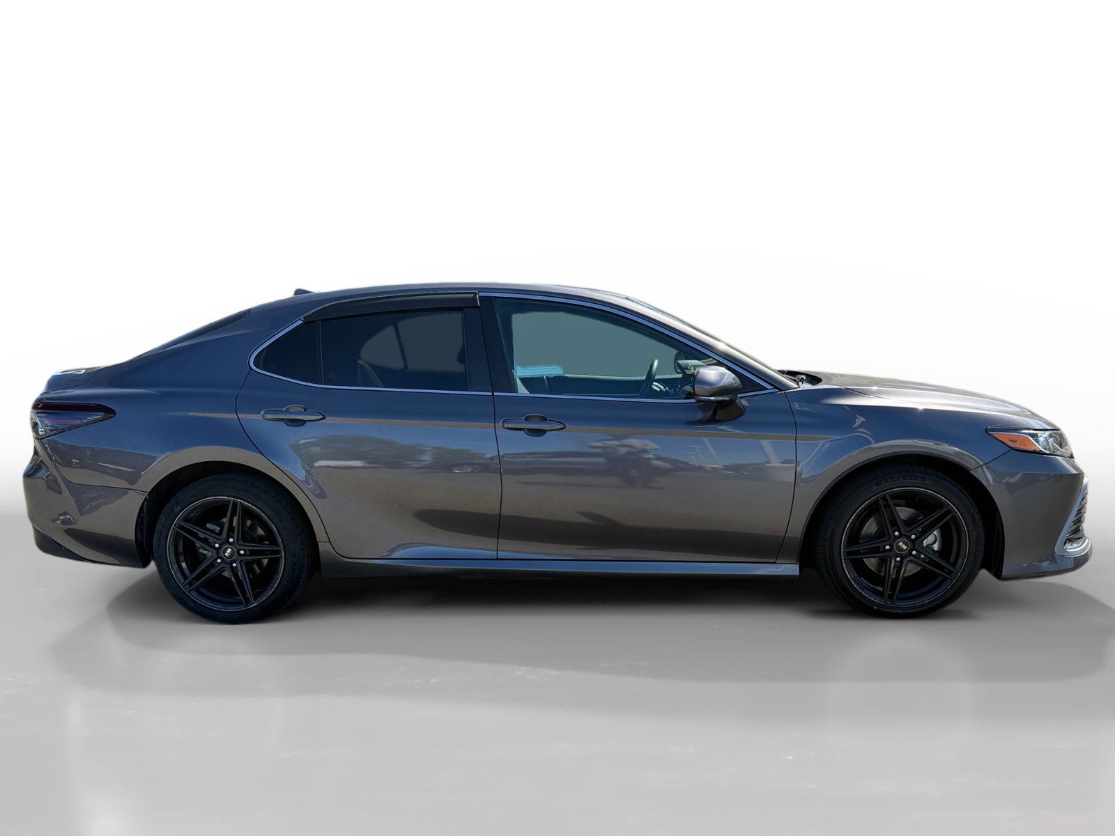 Used 2021 Toyota Camry LE w/ Convenience Package image 6