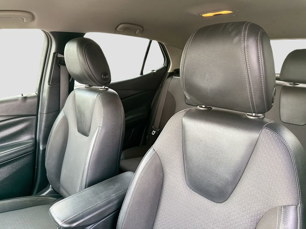 Used 2022 Buick Encore GX Preferred AWD/4WD image 12