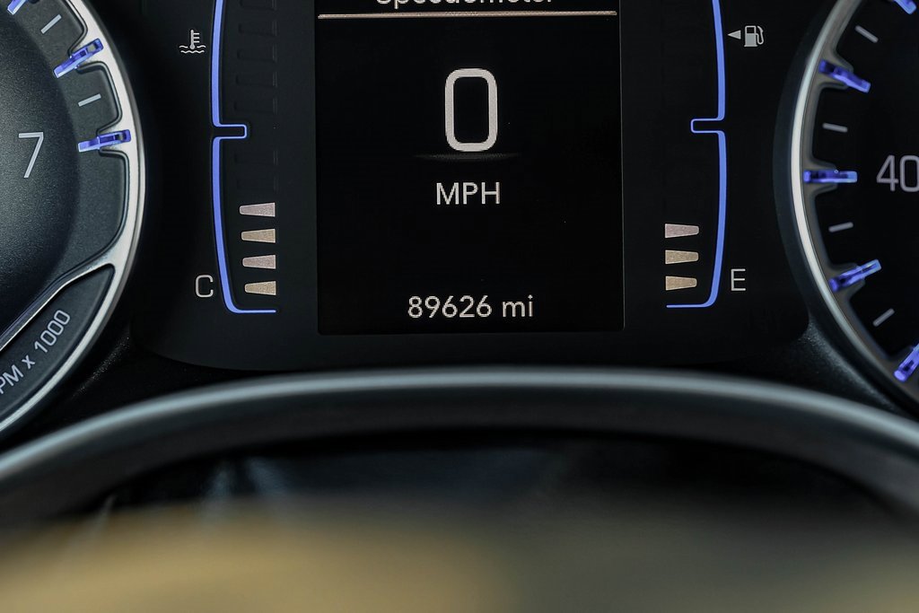 Used 2019 Chrysler Pacifica Touring-L image 3