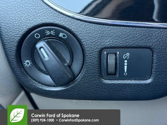 Used 2016 Dodge Grand Caravan SE FWD image 23