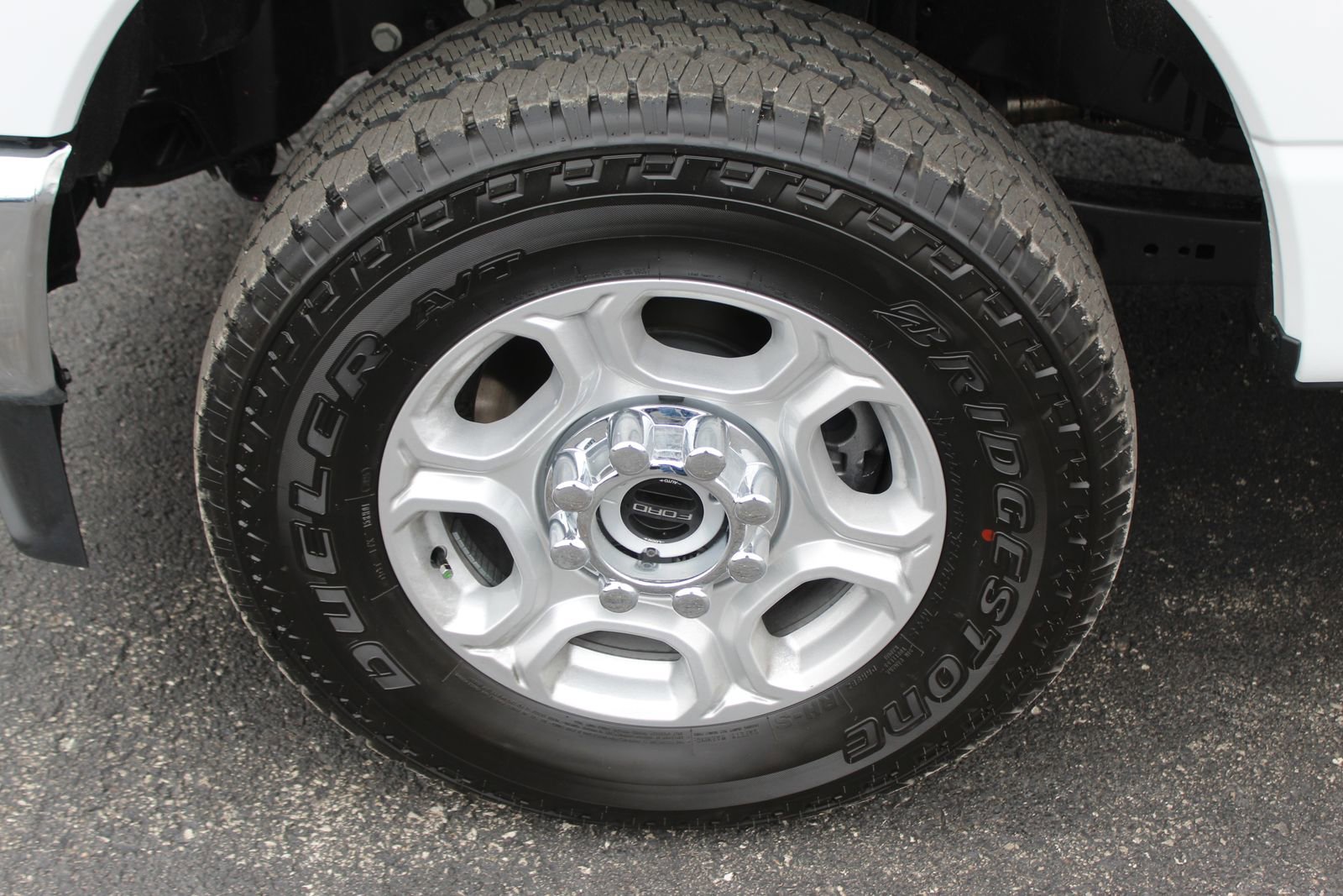 New 2026 Ford F350 XLT w/ FX4 Off-Road Package image 2