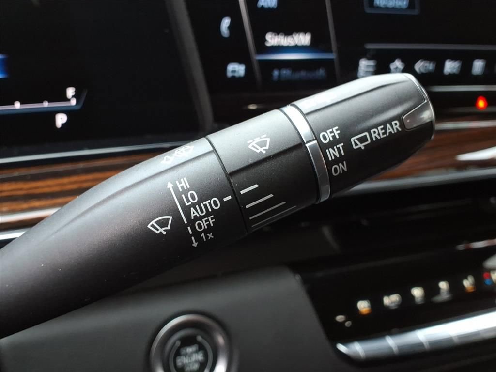 Used 2021 Cadillac Escalade Premium Luxury image 21