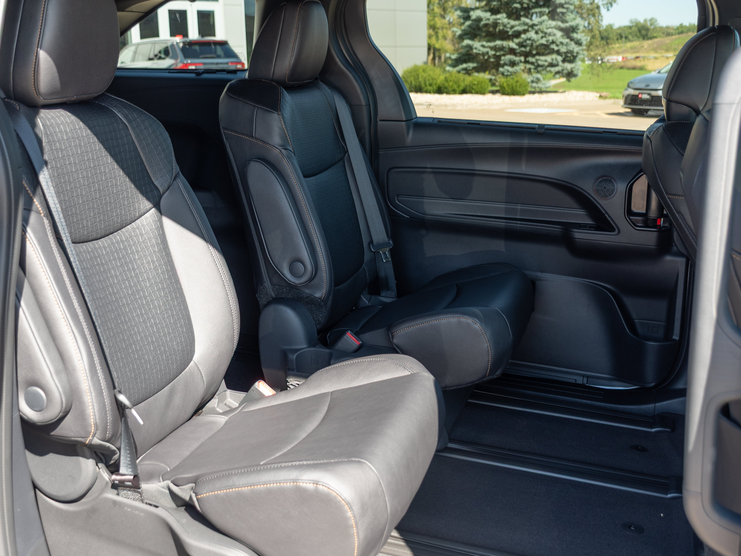 New 2026 Toyota Sienna XLE Woodland Edition AWD/4WD image 25
